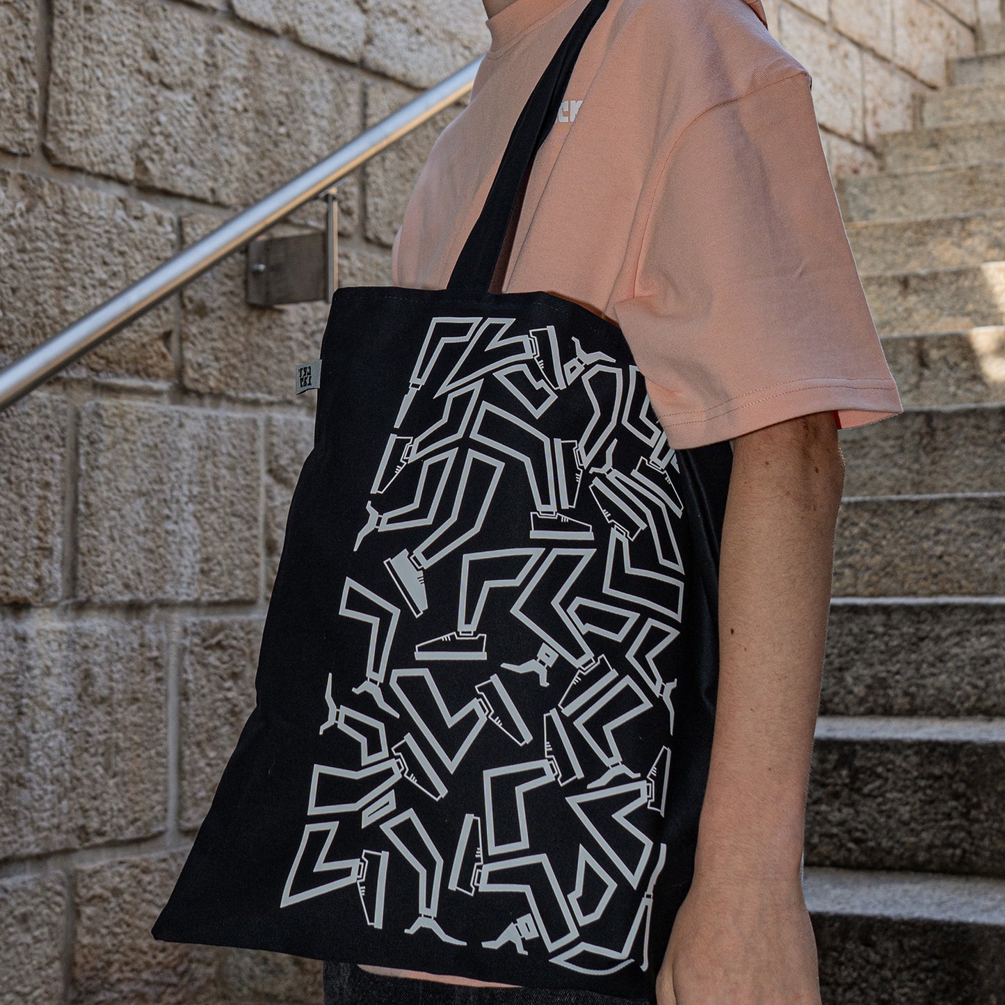 Tote bag